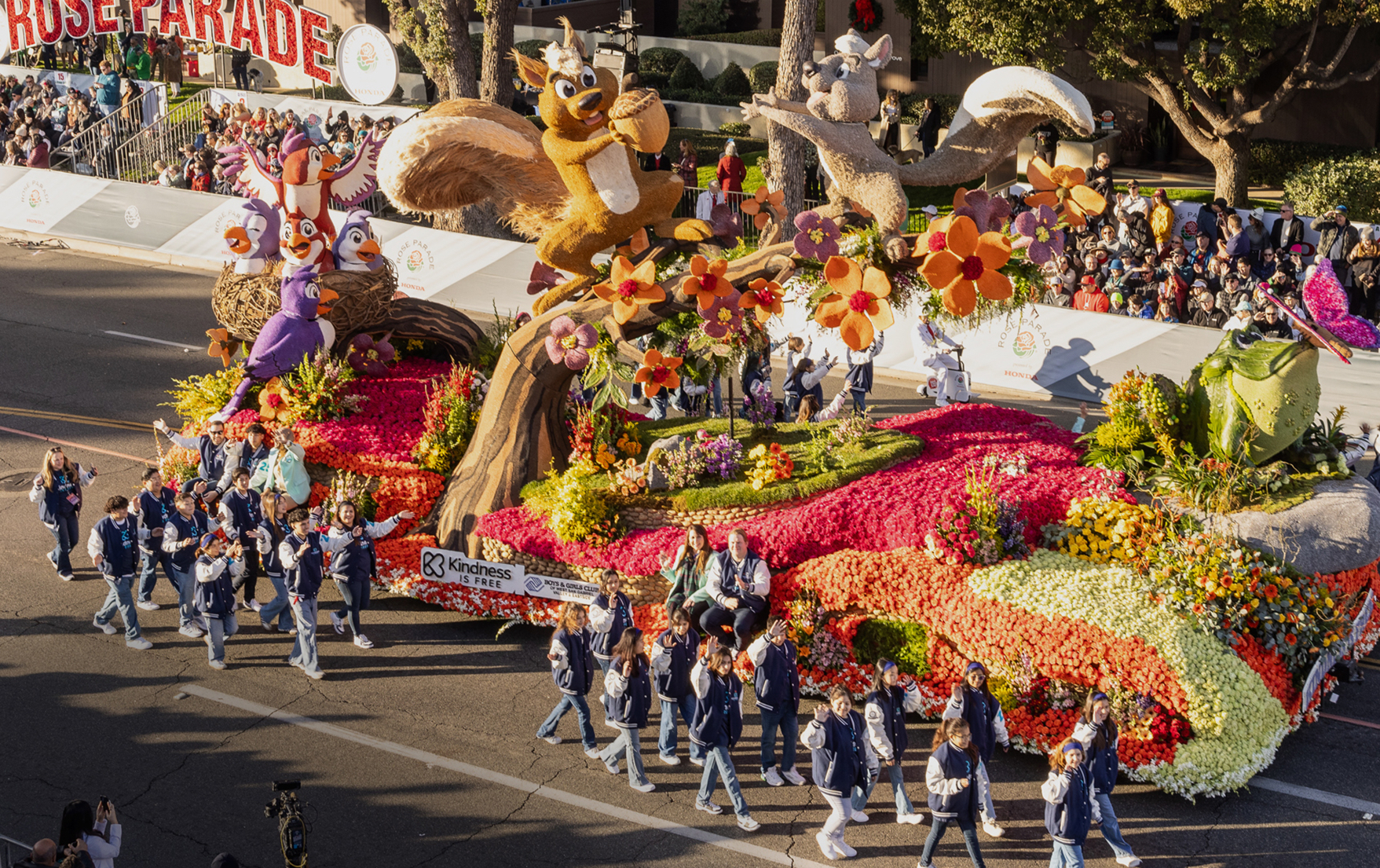 How Rose Parade Floats Are Built | Timeline, Materials & Process | AES