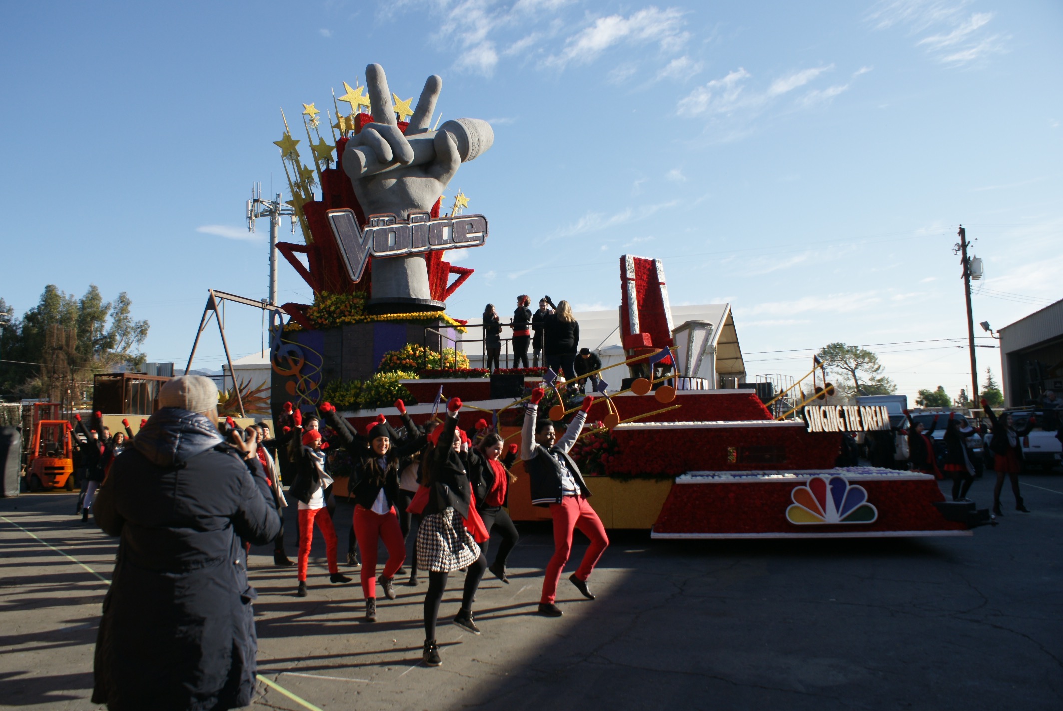 How Rose Parade Floats Are Built | Timeline, Materials & Process | AES